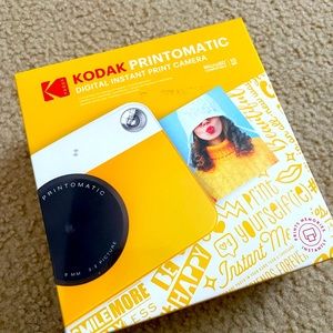 Kodak Printomatic Digital Instant Print Camera